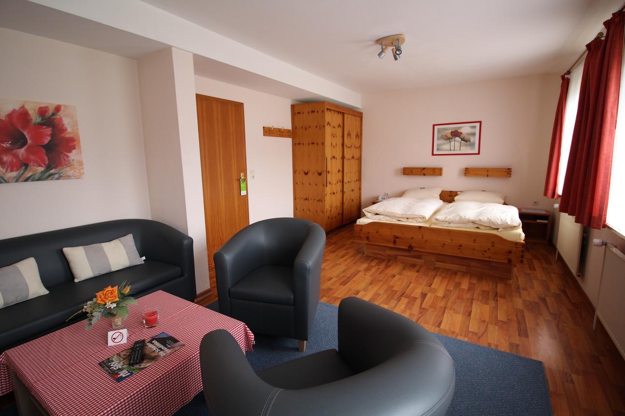 Hotel Garni Zur Post Utersum Eksteriør billede