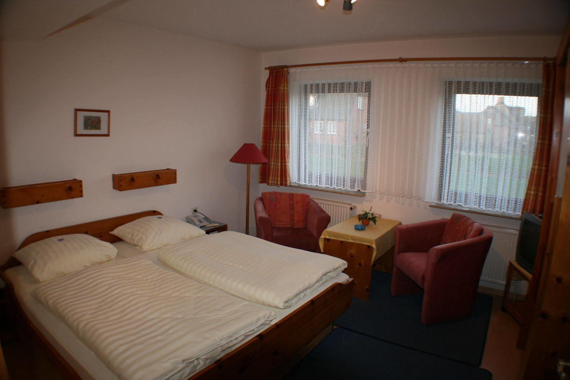 Hotel Garni Zur Post Utersum Eksteriør billede